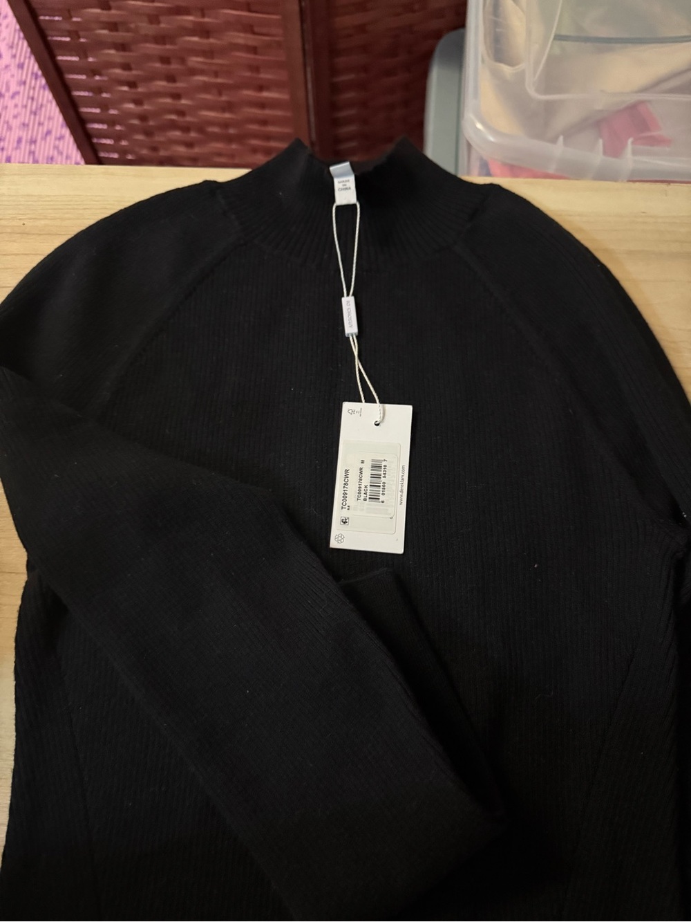 Derek Lam 10 Crosby
Kassandra Ribbed Mock Neck Top nwt black medium